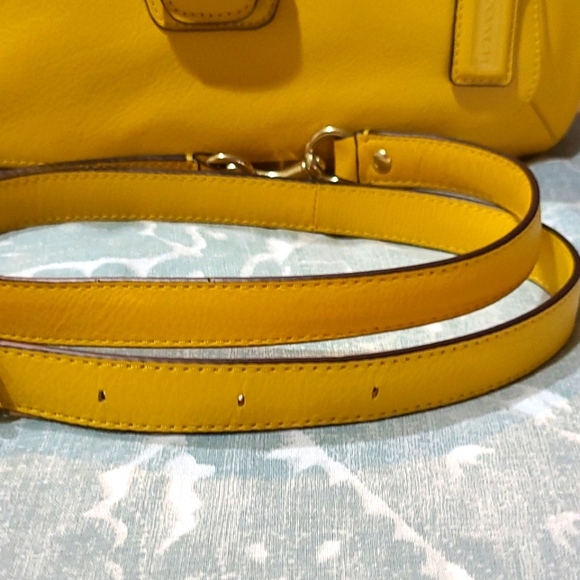 Coach Shoulder Bag - Picture 6 of 9